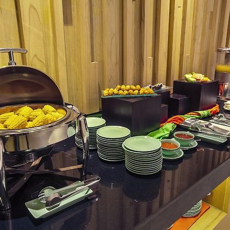 Harris Hotel Raya Kuta  Ngoại thất bức ảnh