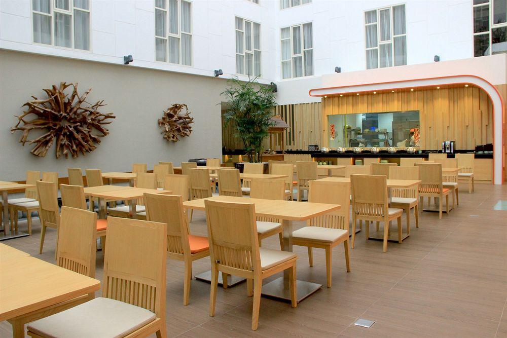 Harris Hotel Raya Kuta  Ngoại thất bức ảnh