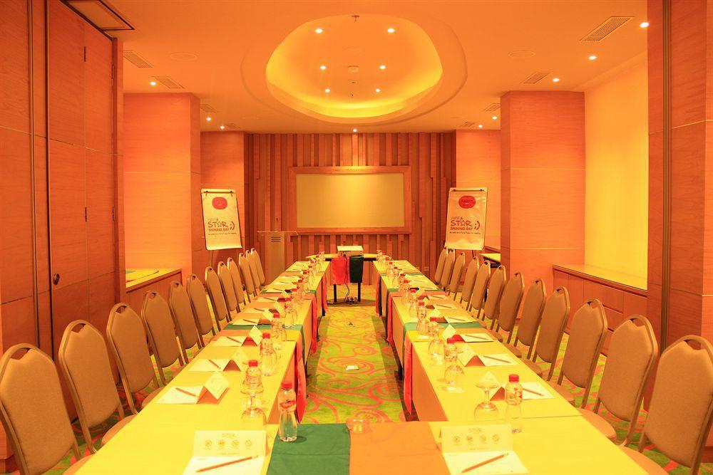 Harris Hotel Raya Kuta  Ngoại thất bức ảnh