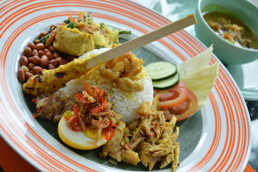 Harris Hotel Raya Kuta  Ngoại thất bức ảnh