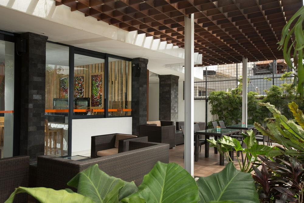 Harris Hotel Raya Kuta  Ngoại thất bức ảnh