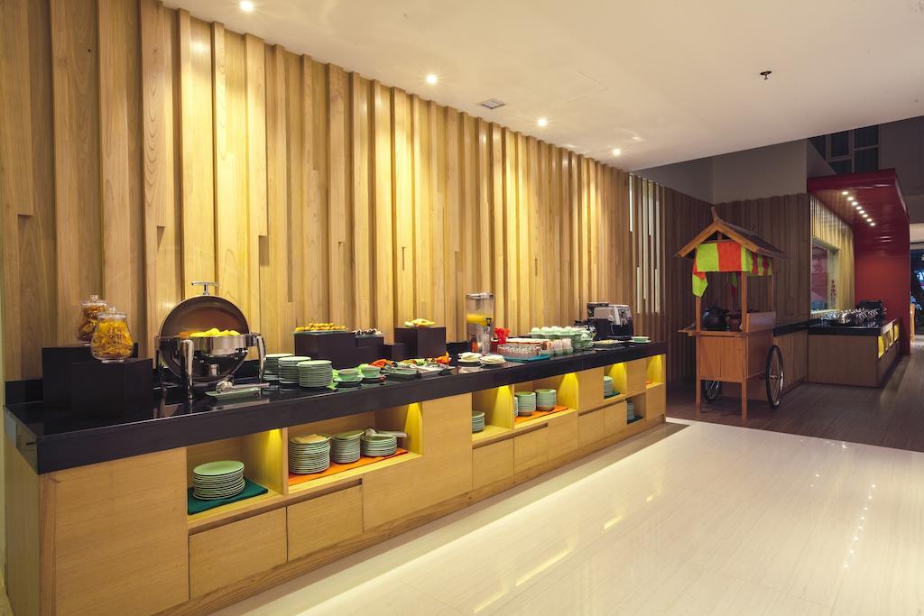 Harris Hotel Raya Kuta  Ngoại thất bức ảnh