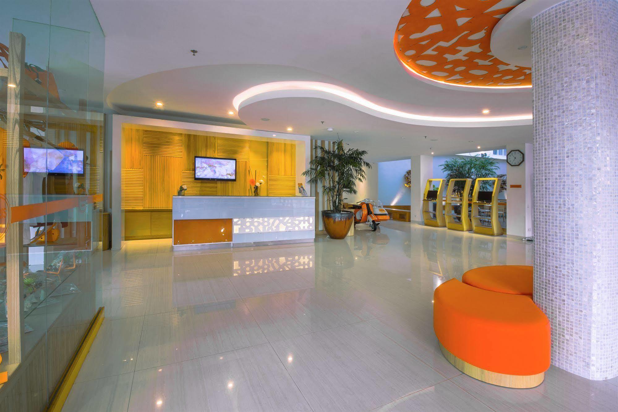 Harris Hotel Raya Kuta  Ngoại thất bức ảnh