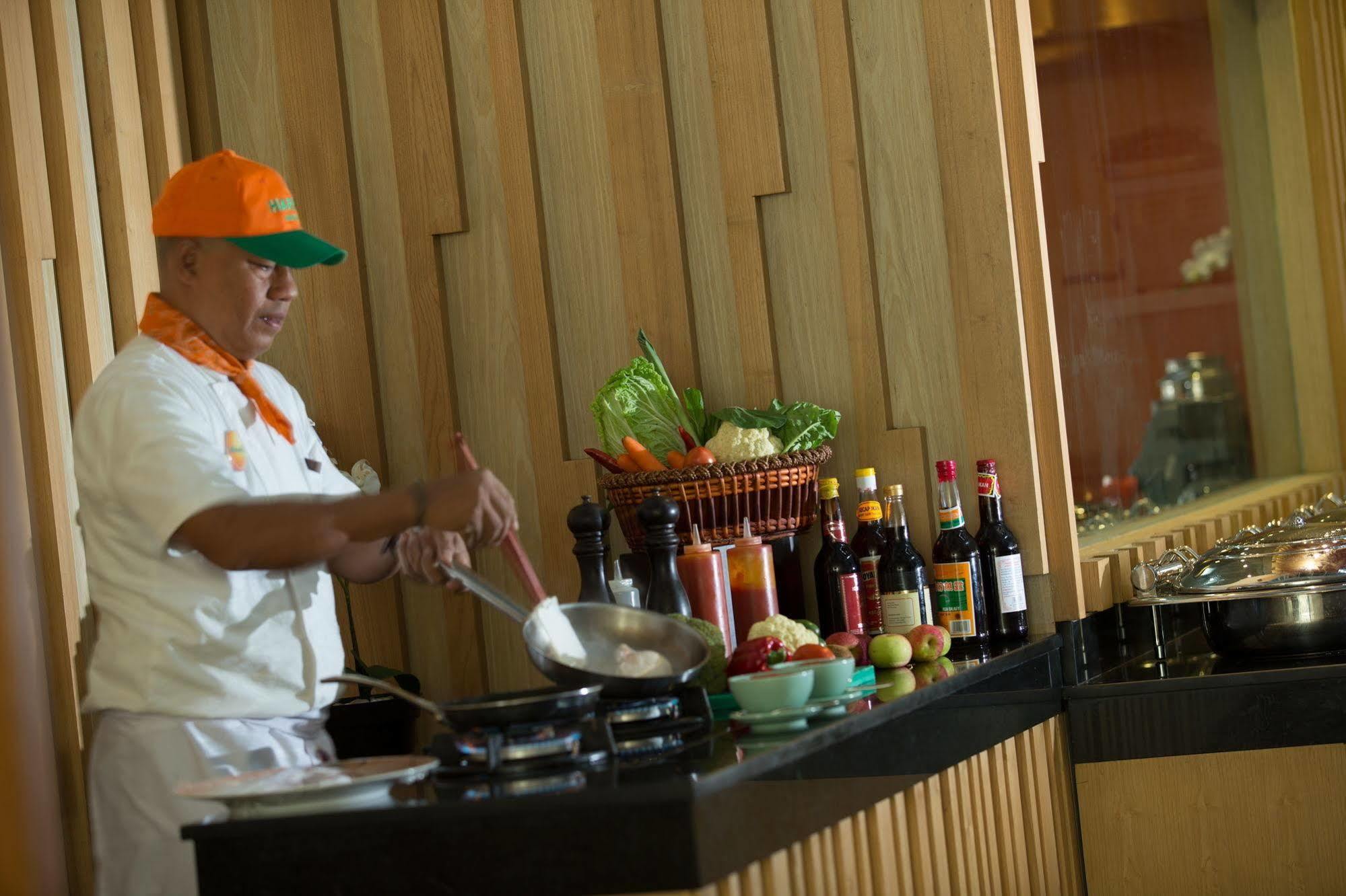 Harris Hotel Raya Kuta  Ngoại thất bức ảnh