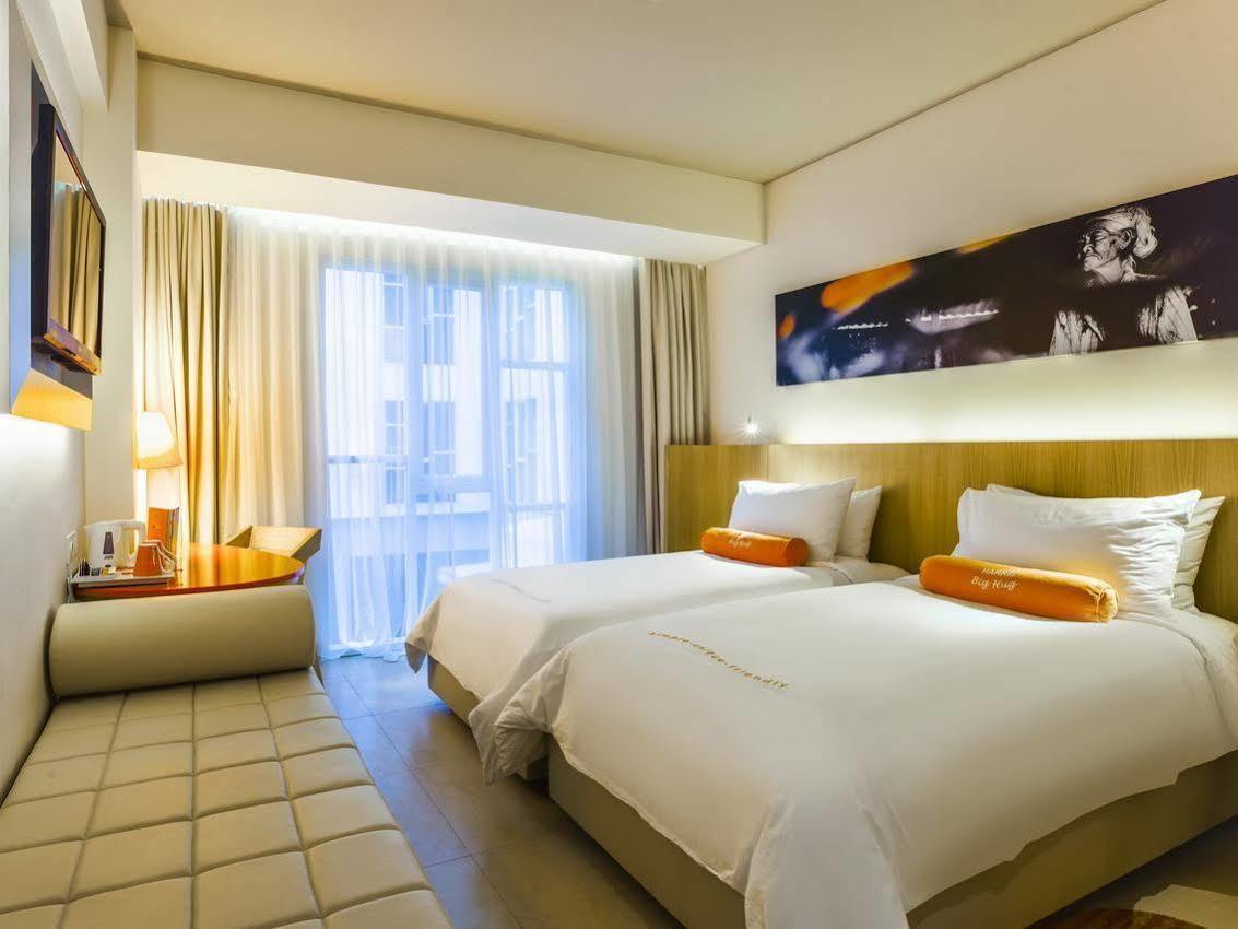 Harris Hotel Raya Kuta  Ngoại thất bức ảnh