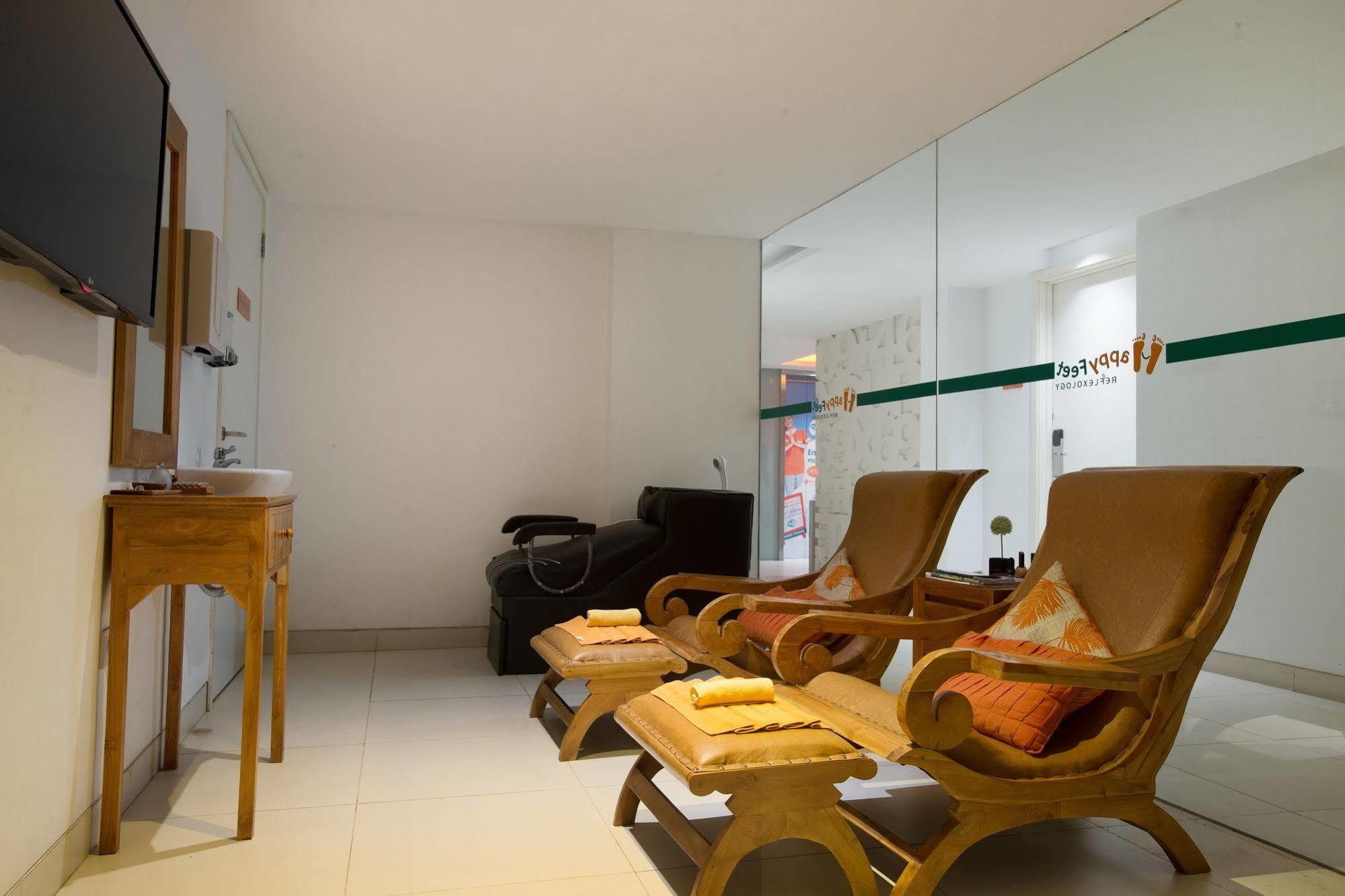 Harris Hotel Raya Kuta  Ngoại thất bức ảnh