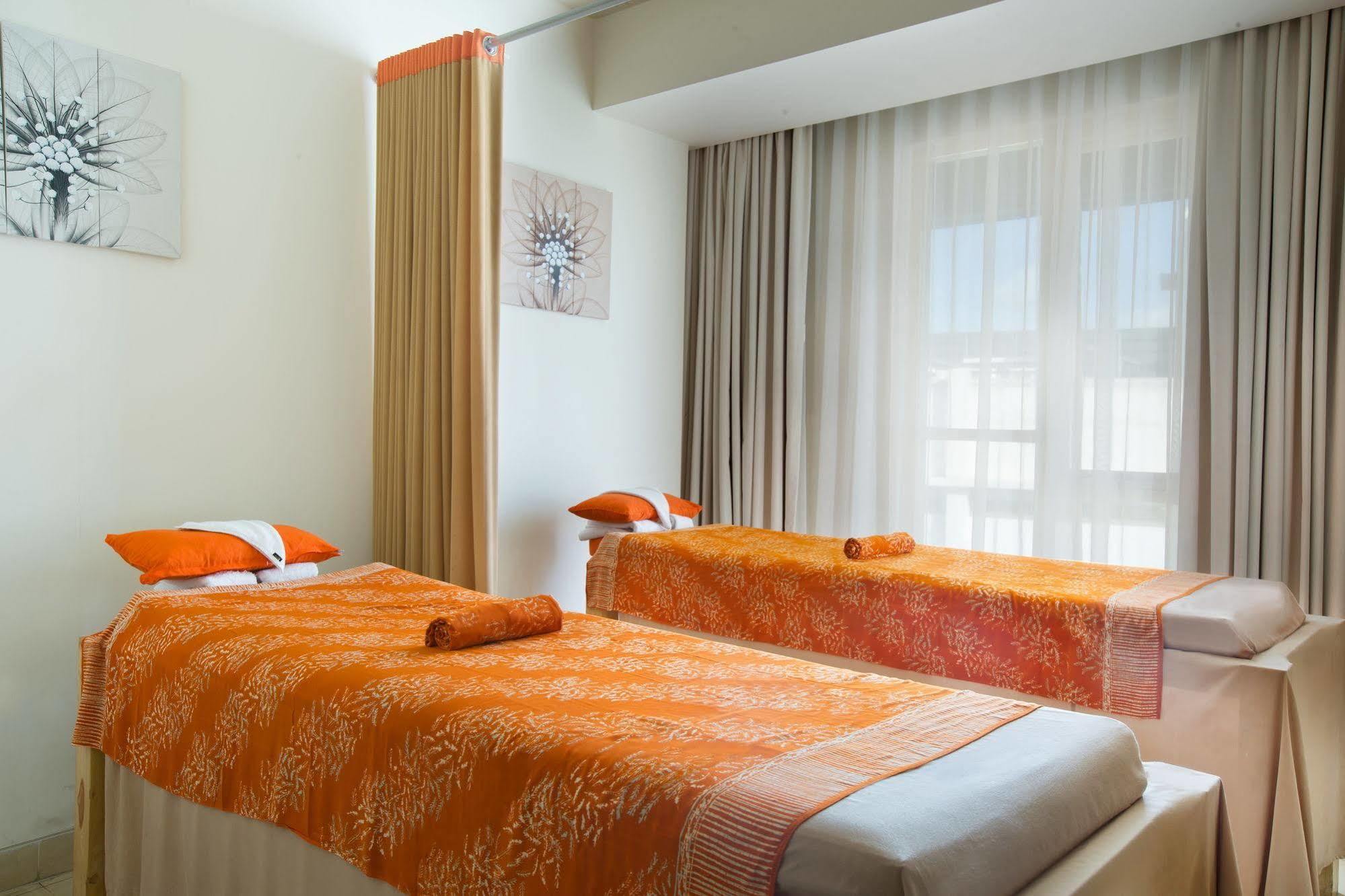 Harris Hotel Raya Kuta  Ngoại thất bức ảnh