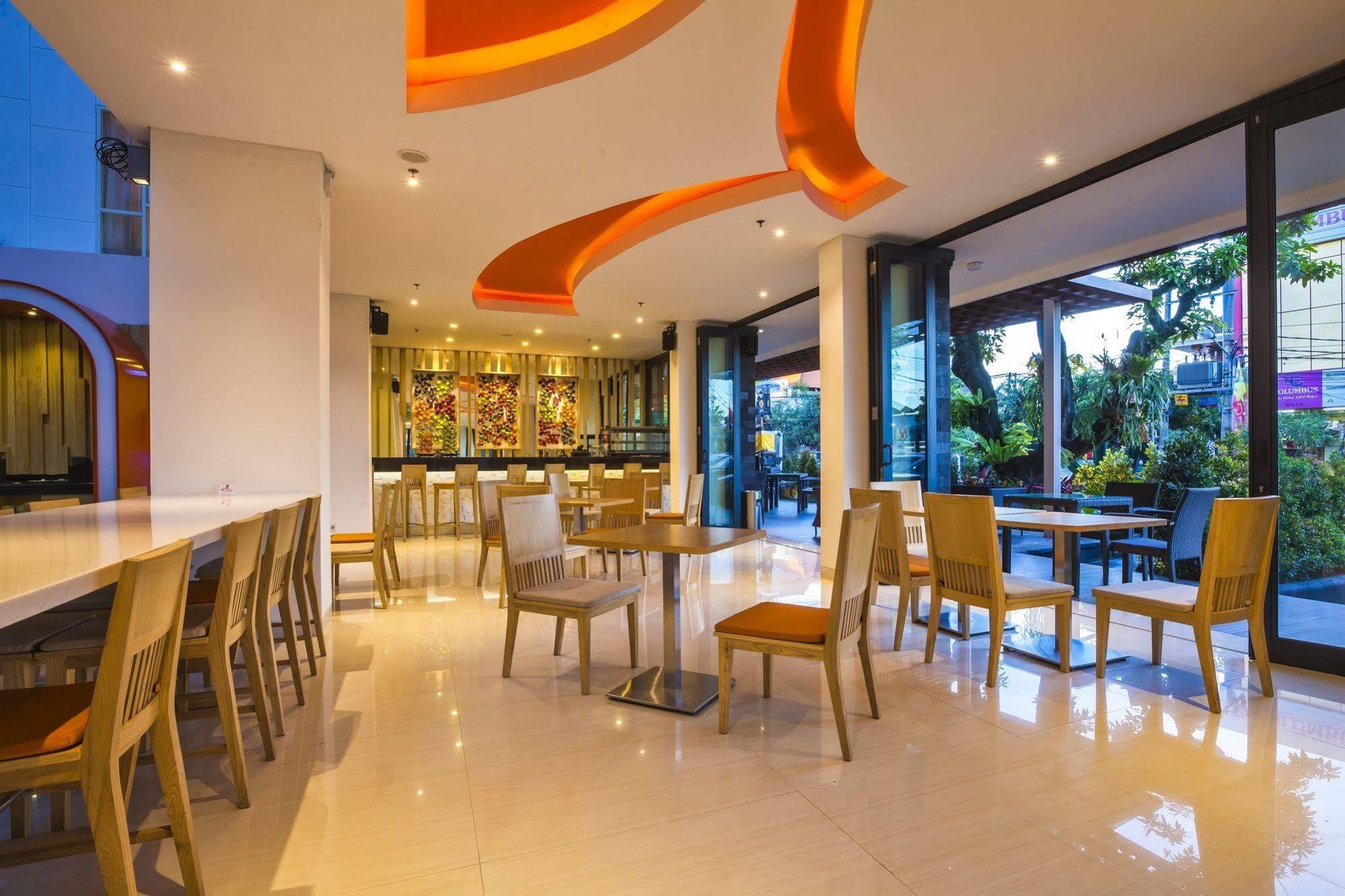 Harris Hotel Raya Kuta  Ngoại thất bức ảnh