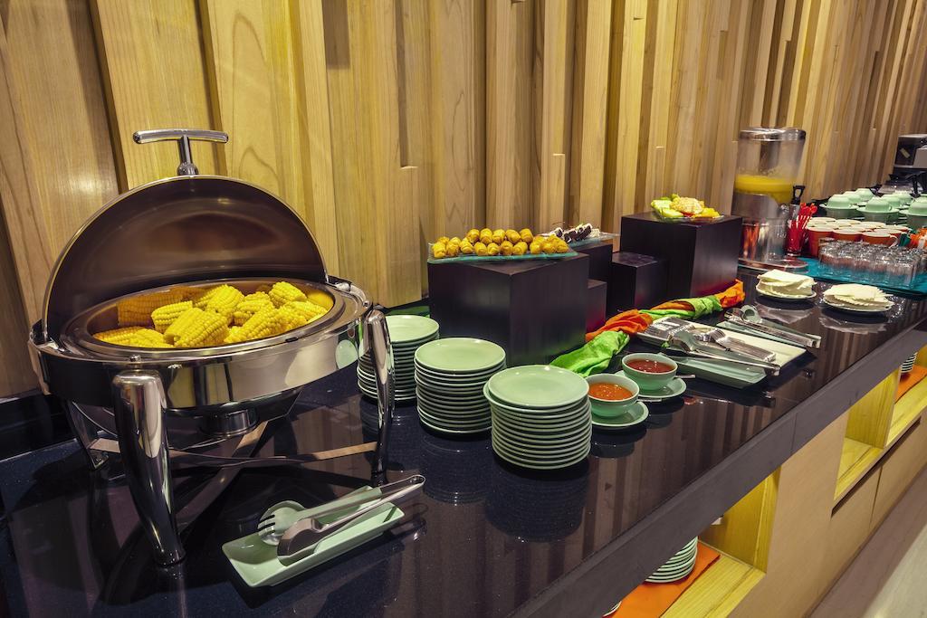 Harris Hotel Raya Kuta  Ngoại thất bức ảnh