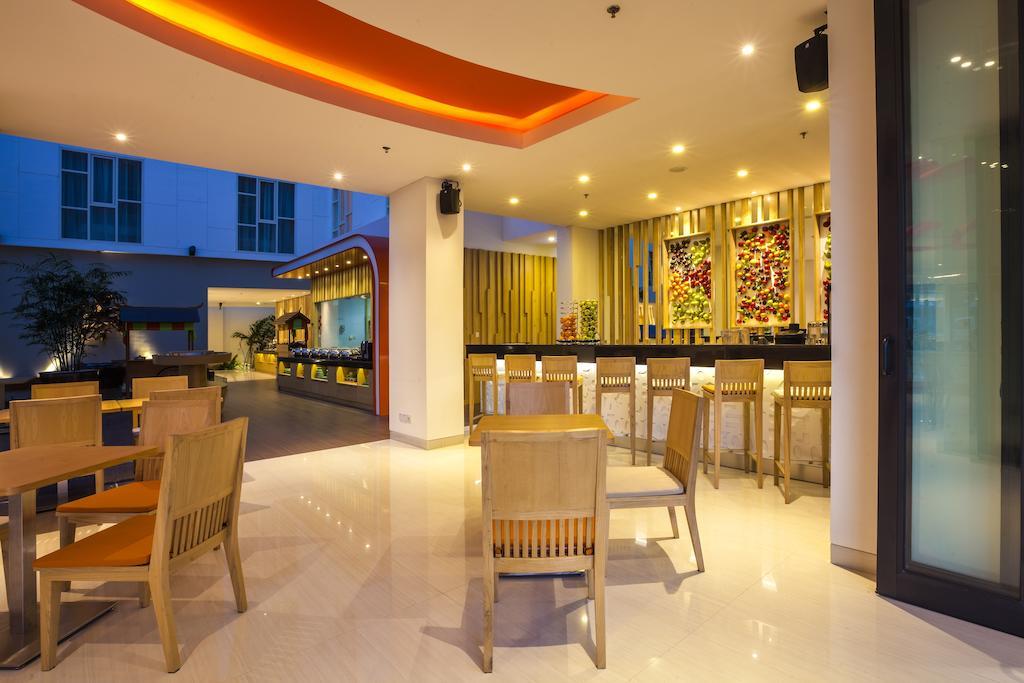 Harris Hotel Raya Kuta  Ngoại thất bức ảnh